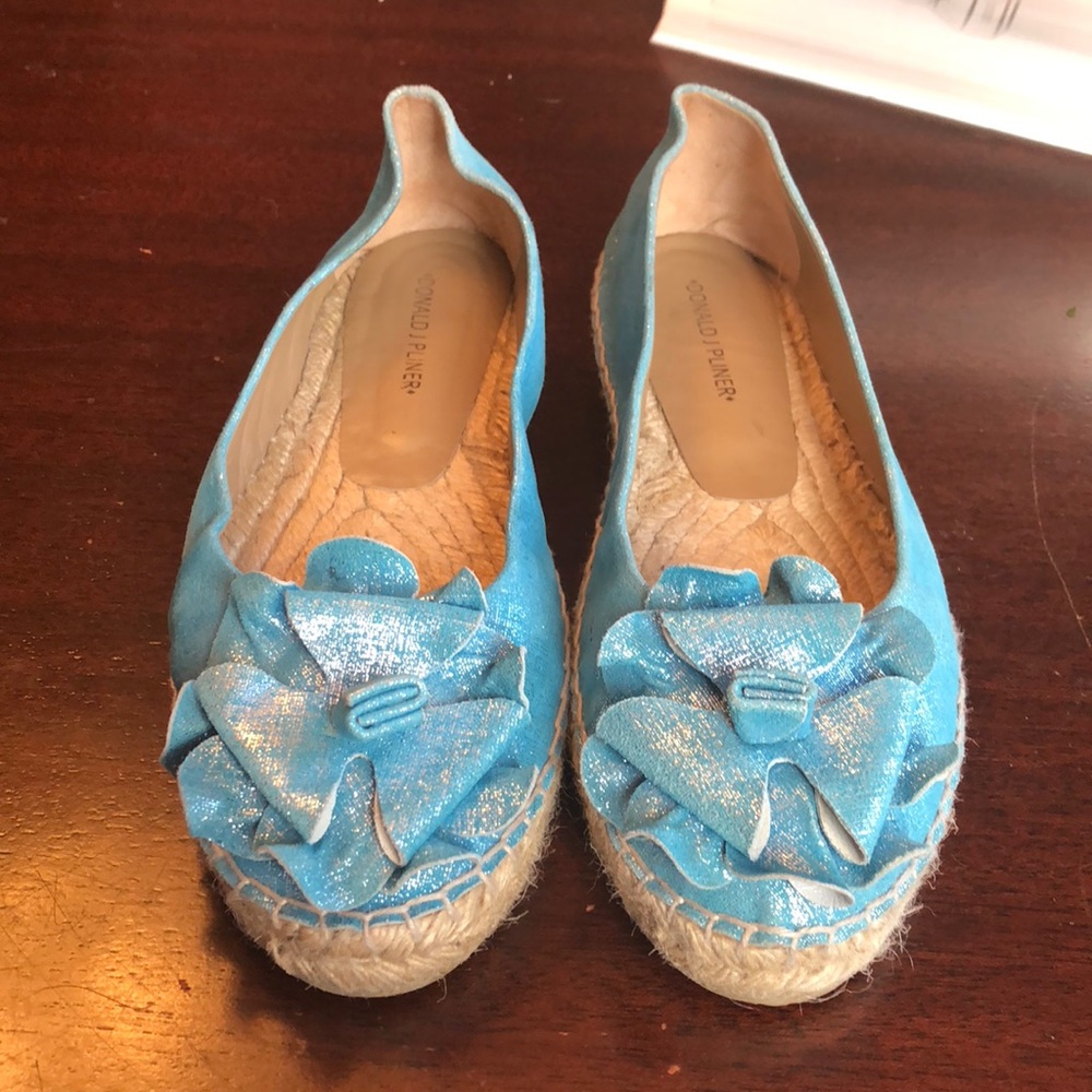 Donald J Pliner shiny teal flats